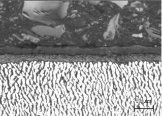 图 12 &ndash; CMSX-4 [39 ppm La+Y] 在 105&deg;0C/125 MPa 下进行蠕变断裂测试后的表面微观结构